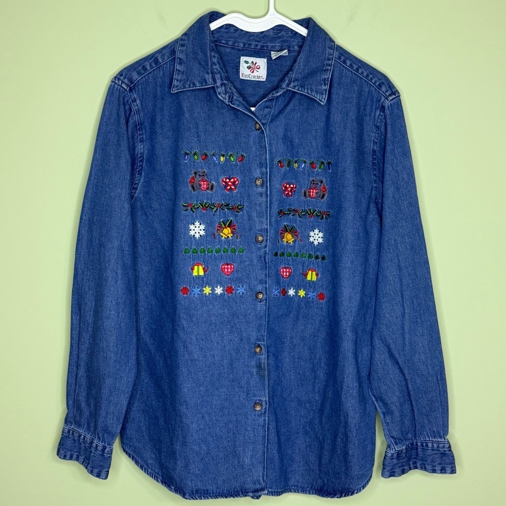 Vintage Nutcracker Embroidered Denim woman’s M Jean‎ Shirt Christmas holiday